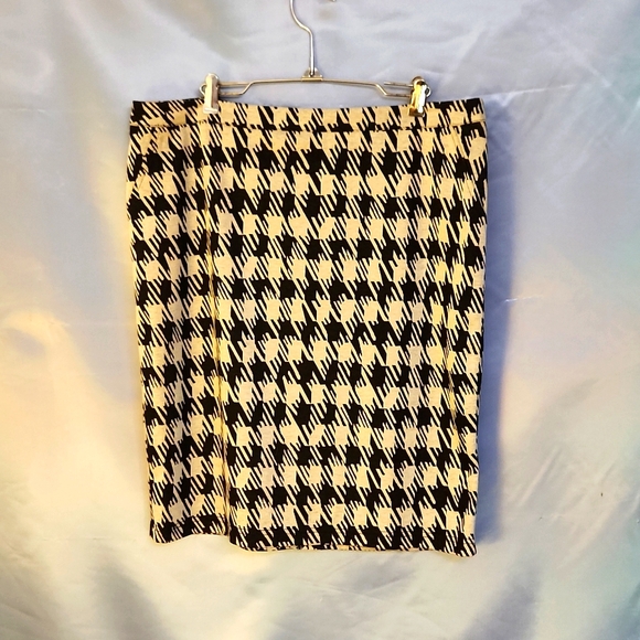 Spense Dresses & Skirts - 🍒Vintage Spense houndstooth knee length skirt size L